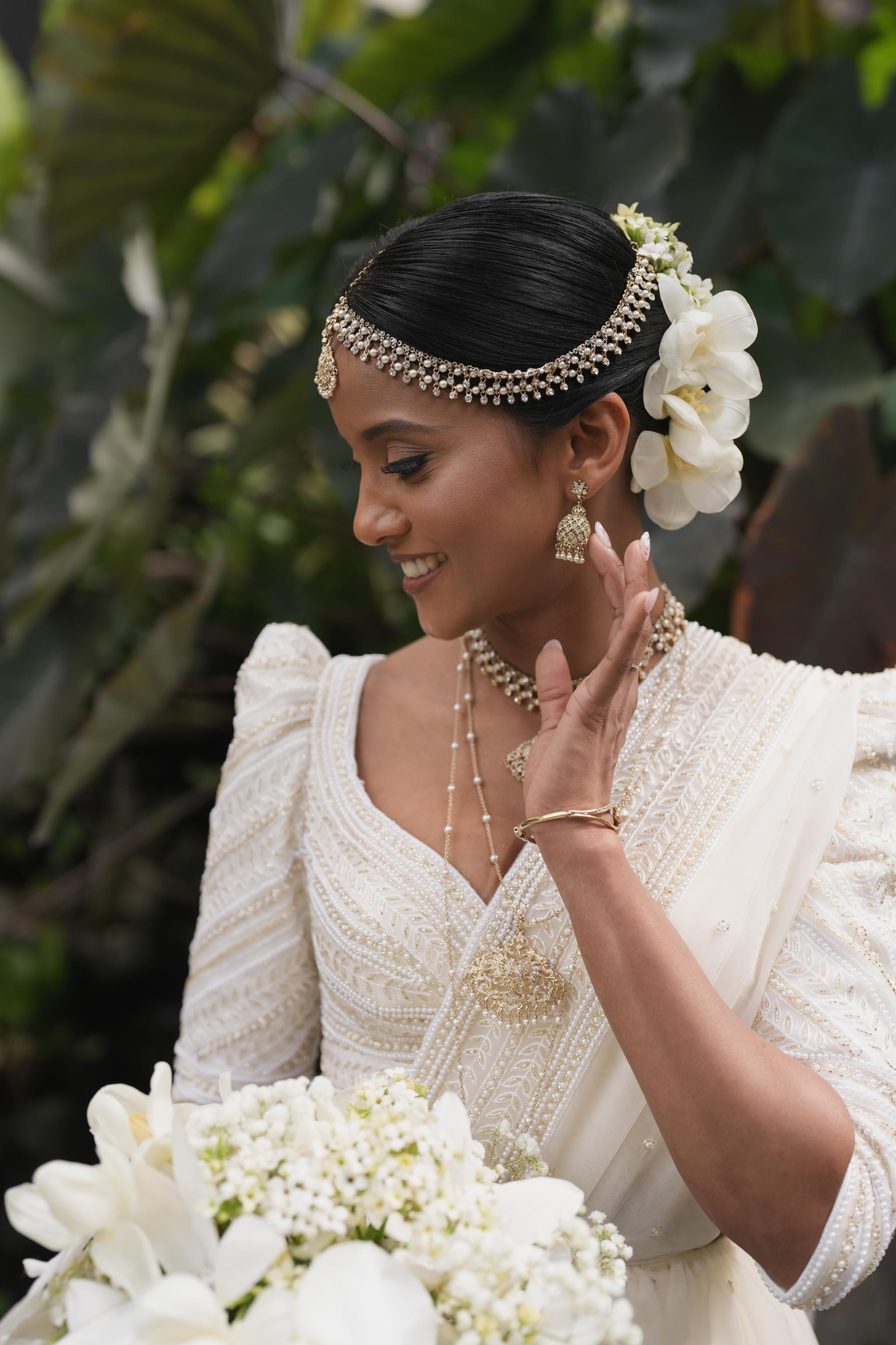 Bride in a full sari during her first dance
